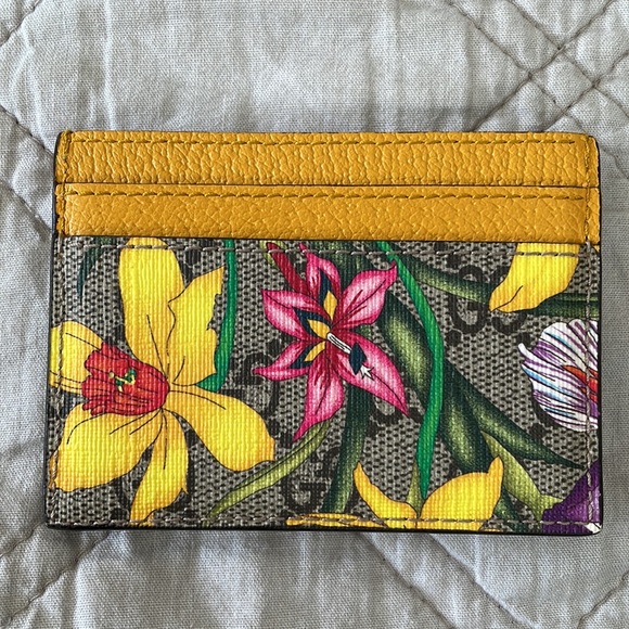 Gucci Flora Print Marmont Card Holder - Picture 3 of 17